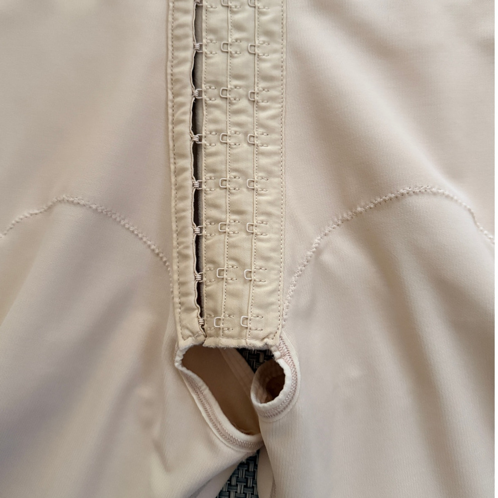 MARENA RECOVERY Post Surgery Adjustable Front Shorts Open Crotch Bodysuit L - Picture 5 of 6
